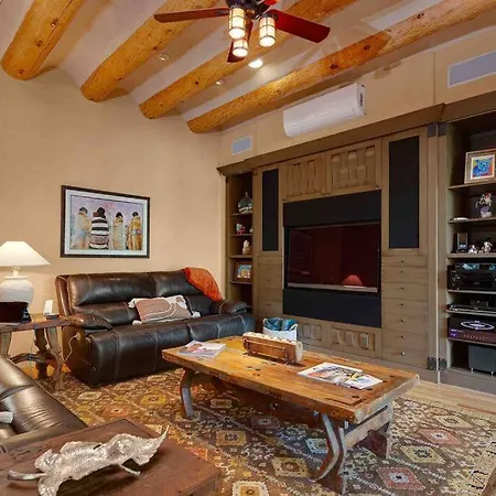 Green Acres 8 Mins From Plaza! * Santa Fe