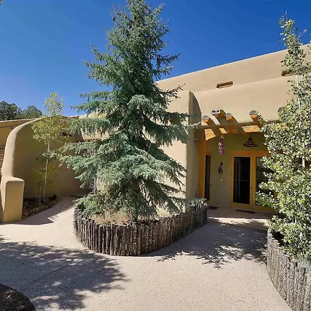 Green Acres 8 Mins From Plaza! Holiday home
