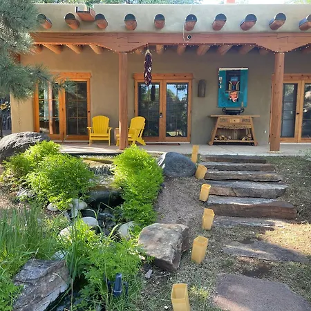 Green Acres 8 Mins From Plaza! *