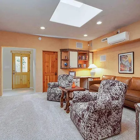 Green Acres 8 Mins From Plaza! Holiday home Santa Fe