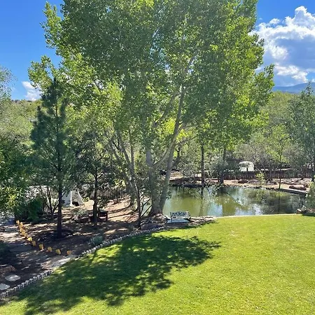 Green Acres 8 Mins From Plaza! Holiday home